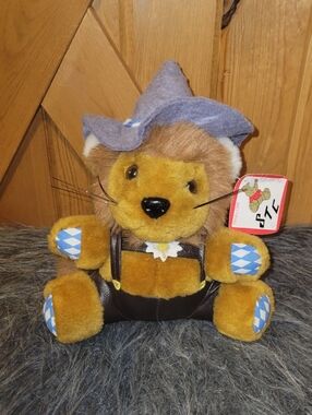 Vintage Shalom Toy Co Plush Lion Oktoberfest German Lederhosen 9"